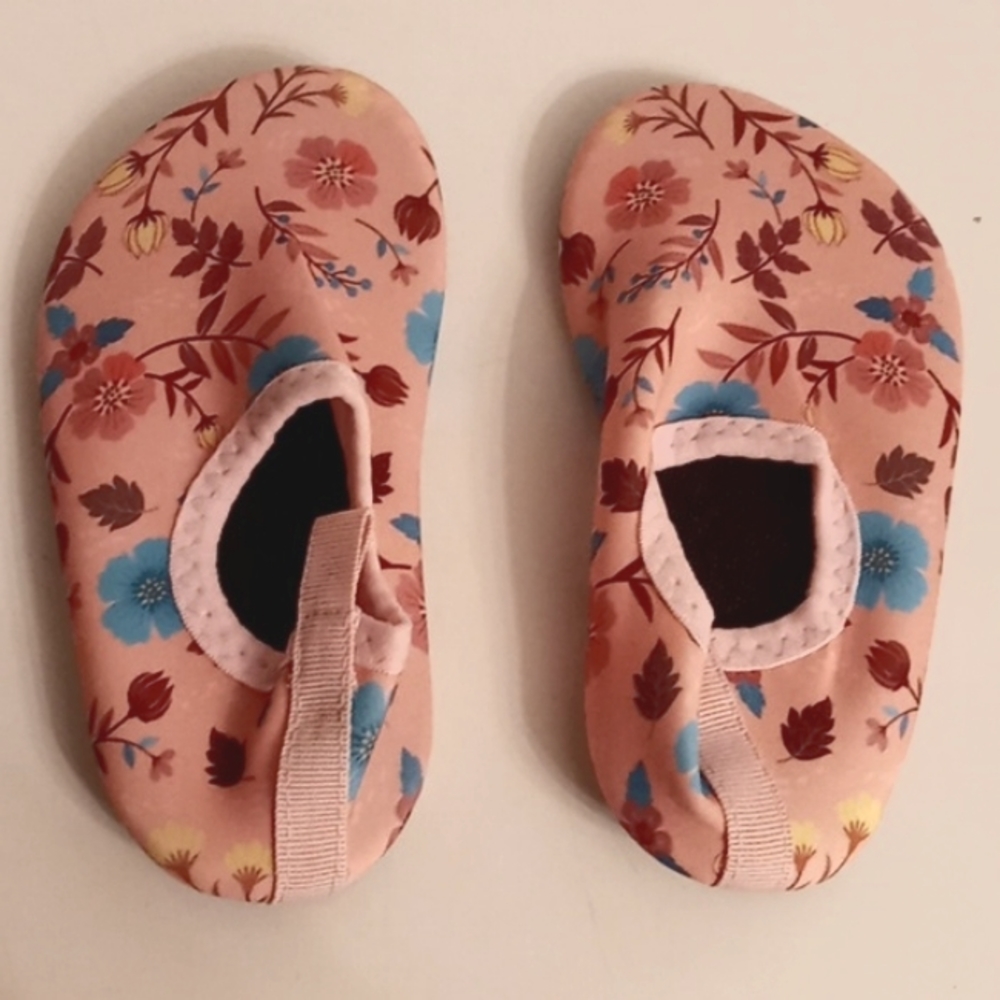 4/$25 BomKinta toddler water shoes